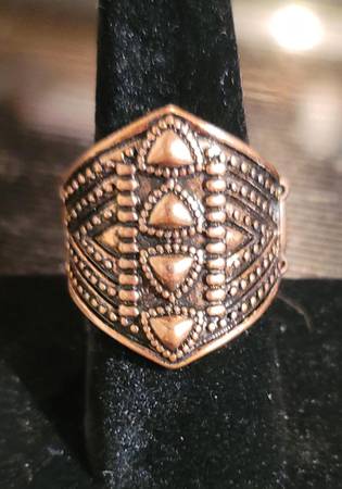 Texture Tracker Gold Tone Ring 1