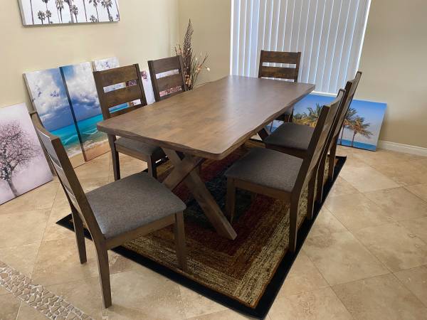 Beautiful Brand New Solid Wood 7pc Dining Set 1