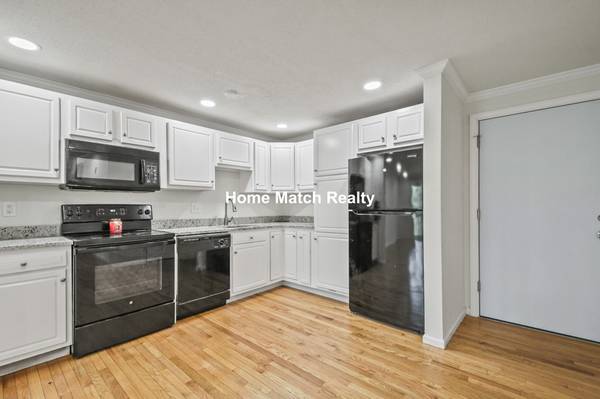$2,200 / 2br - Leominster 2 Bed/1.5 Bath Condo | Abbey Rd63871206484227120