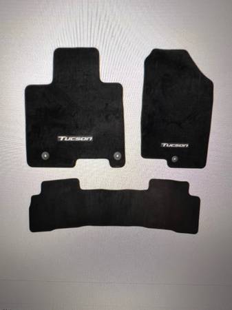 Hyundai Tucson Carpeted Floor Mats Genuine OEM  2022-2026 1