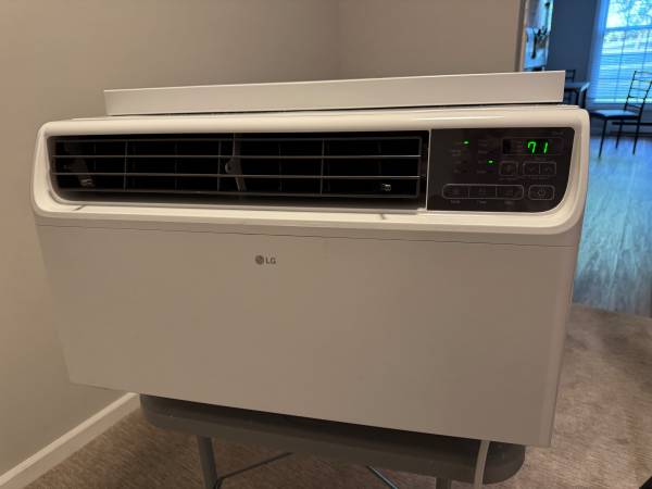 LG 14,000 BTU window air conditioner REDUCED PRICE 1