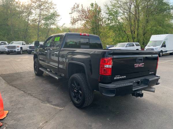 2019 GMC Sierra 3500HD Denali Crew Cab  Short Box 4WD - $43,944 (Plaistow, NH)63622658035843124