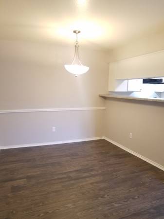 $1,099 / 2br - 🎃 2H/2BA – Planta Baja – $1099/mes – ¡Oferta de mudanza! 🎃 (6350 Meadowvista Dr.)64036538466433123