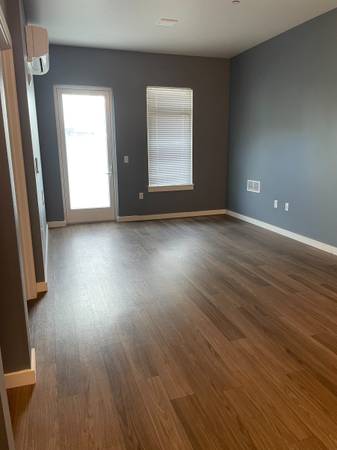 $1,295 / 2br - Affordable Two Bedroom Apartments Available in SE Portland (Centennial)63672637139713120