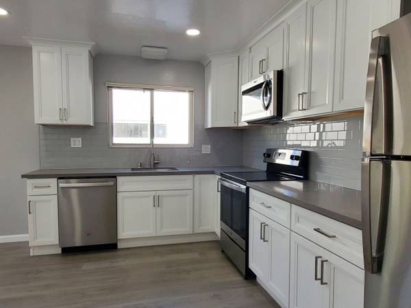 $2,395 / 1br - Gate Complex, A/C, Completely Remodeled Apartment, Brand New Inside, B (santa clara)63861103593731123