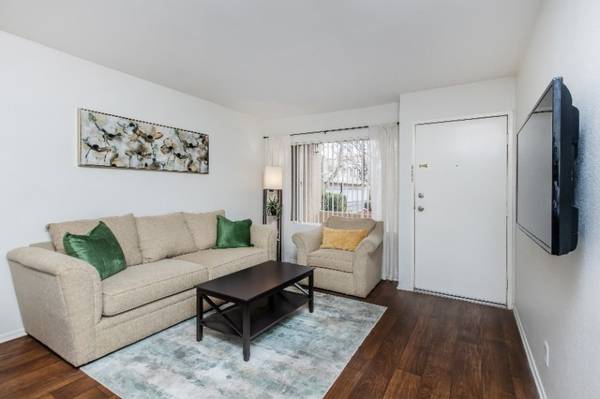 $2,209 / 1br - 624ft2 - Pet Friendly Community, 1Bd 1BTH with attached garage. (Santa Clarita)63701015608195122