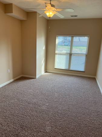 $1,250 / 1br - 822ft2 - Pet Friendly Community With Dog Park! FREE OCTOBER RENT!64020845366914123