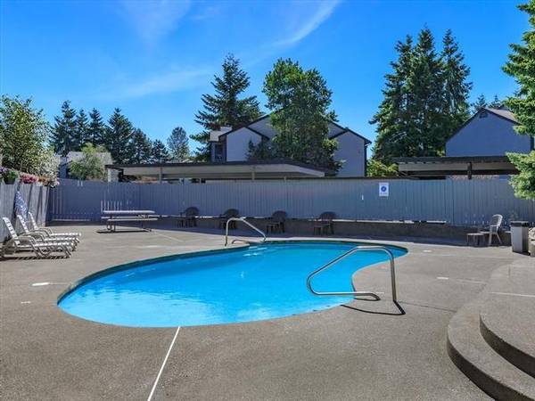 $2,407 / 3br - 1250ft2 - Vertical Blinds, Balcony or Patio, Cable Available63944966271234124