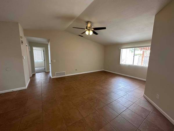 $1800.00 / 3br - 1330ft2 - Casa Unifamiliar - Arrendamiento o Alquiler con Opción a Compra63674876850947122