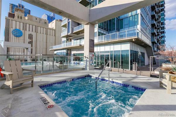 $225 / 2br - 1639ft2 - Downtown (Denver)63736248471555120