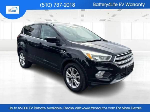2017 Ford Escape SE Sport Utility 4D 1