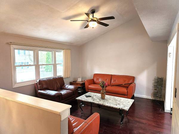 $699,900 / 5br - 2156ft2 - 5BR-2156FT-!PRICE REDUCED! SNGL FMLY SPLIT ENTRY HOUSE 10 0FFSTR PRK (Billerica)63699256488961123