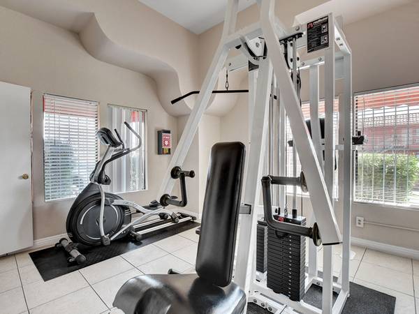 $285 / 350ft2 - Swimming Pool, Free Utilities, Fitness Center (4244 n las vegas blvd, las vegas, NV)63859497200001122