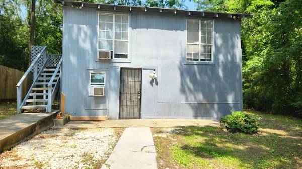 Cozy!! 1Bd 1 Ba Duplex Unit #E 1