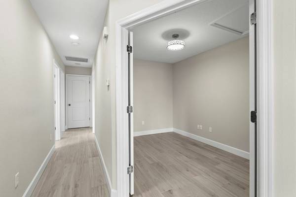 $1,699 / 2br - 840ft2 - 2/1 Specials - 6 weeks FREE RENT and $0 App Fees (917 Apollo Beach Blvd, Apollo Beach, FL)63991085838083120