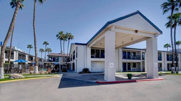 $1,099 / 400ft2 - Must-See Inviting Rooms! Easy Mass Transit, Laundry On-Site (Tucson)63674842337539123