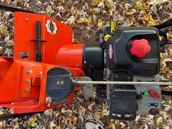 Ariens Compact 24, soplagomasas de dos etapas - $400 (Blaine)63471409929091123
