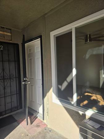 Bright 1 Bedroom, 1 Bathroom Apartment – North Hollywood 1