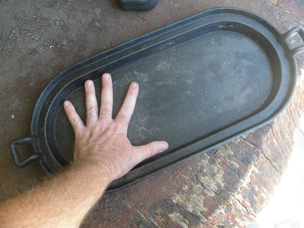 CAST IRON oval rare skillet griddle pan ..lid   OLD - $150 (sunnyvale)63437106678785123