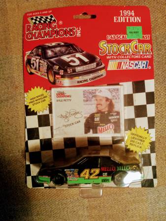 RACING CHAMPIONS 1994 EDITION 1:43 SCALE KYLE PETTY #42 MELLOW YELLOW 1