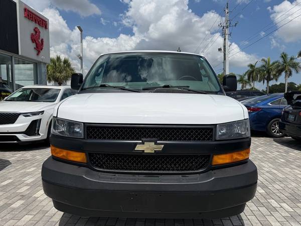 2021 Chevrolet Express G2500 Chevy Sedán - $23,999 (City Motor Miami LLC)63470240836225121