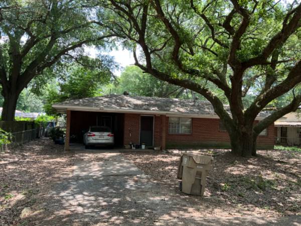 $950.00 / 3br - 1320ft2 - 310 Azalea63667164424833120