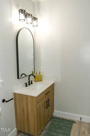 $2000.00 / 3br - 1280ft2 - 1811 Brown Ave,64027441424259124