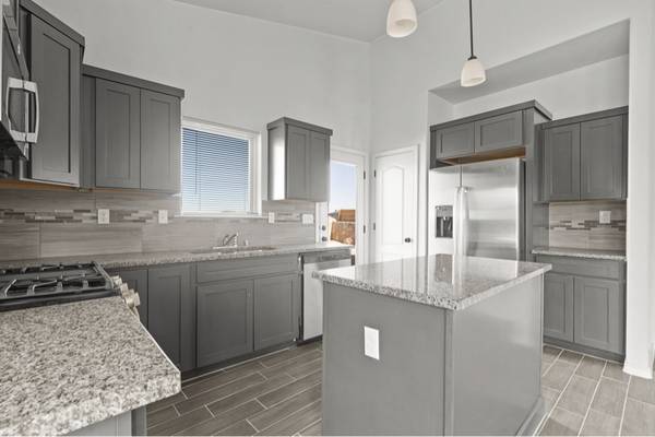 $1900.00 / 4br - 1562ft2 - Modern Single Unit in El Paso near park - $1900/month63971417586179124