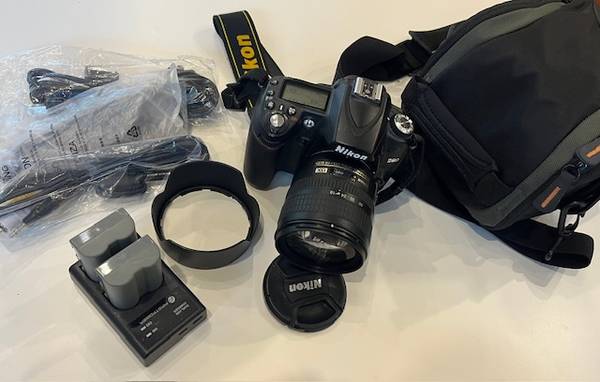 Nikon D90 DSLR Only 5k Shutter Like New with Extras !!! 1