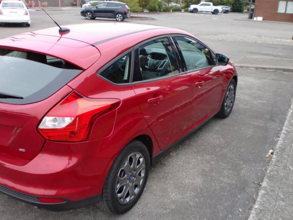 Ford Focus 2012 (¡Solo 101,000 millas!) $4,500 listo para salir - $4,500 (Enumclaw AFM)63437801798019123