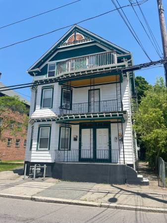 Section 8 Ready 3 bedroom in Providence! 1