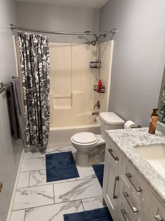 $1 / 3br - 1700ft2 - I have a private bedroom and bathroom for the right female home share (Cape Girardeau)63654671851779124