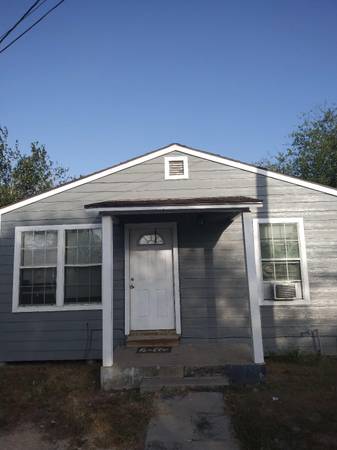 $900 / 2br - 950ft2 - ORANGE GROCE CUTE REMODELDED 2 BEDRRROM, FENCED $900/momth (305 S Ryan)64036537594498120