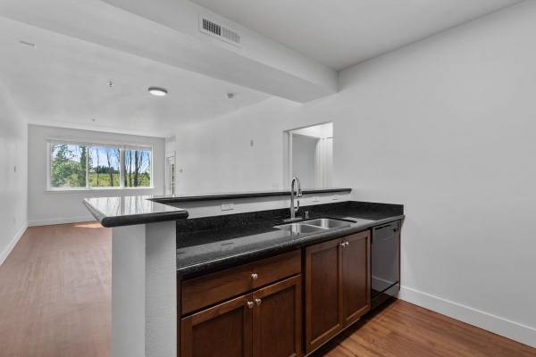 $1.820 / 2 habs - 1179 pies² - ¡Disponible ahora unidad exterior de dos habitaciones y dos baños en tercer piso! (3003 Queensgate Drive)63438215034883121