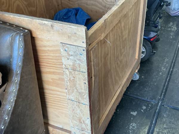 Moving bins on wheels 1
