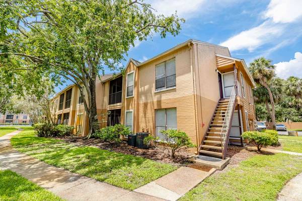 $1,339 / 1br - 669ft2 - Beautiful lake front homes!64002493276418123