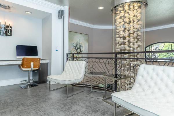 $3,099 / 1br - 703ft2 - Laundry Drop Off & Pick Up, Elevator, Private Balcony, Deck, or Patio (Hollywood)63829233288705121