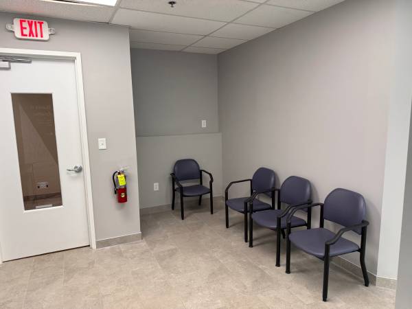 $1,275 / 950ft2 - red bank / Middletown Medical Office for lease (280 Highway 35)64218329097729122