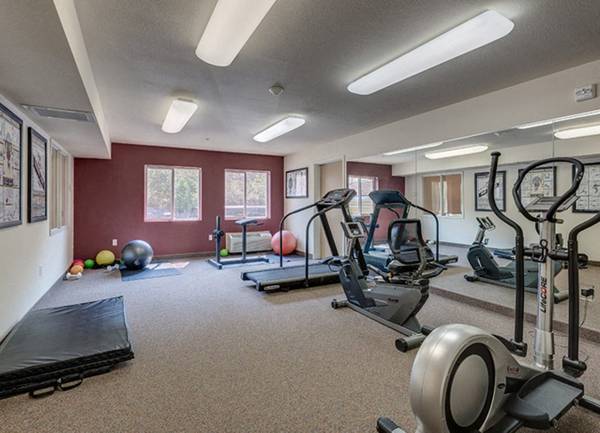 $1,216 / 2br - Patio interior, Cocina completa en zona común, Centro de negocios (1590 N. National Avenue, Chehalis, WA)63845963706113122