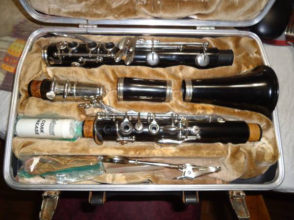 Bundy Clarinet 1