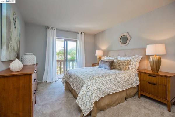 $4,700 / 4br - 1141 Verdemar Dr - 4 bedroom | 2.5 bathroom | Townhouse (alameda)63880014274561121