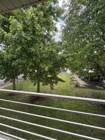 $1,760 / 2br - 945ft2 - Second Floor 2BR – Modern Touches, Washer/Dryer + Great Location! (Vancouver, WA)63672637376771122