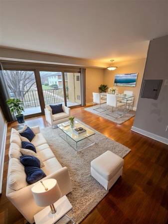 $1,850 / 2br - 0933ft2 - SCARE AWAY HIGH PRICES THIS HOLLOWEEN! GET $250 OFF YOUR NEW APT! (Gaithersburg)63896276786947120