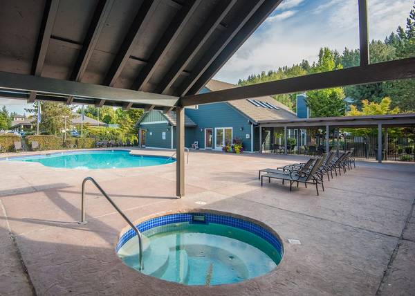 $1,640 / 2br - 881ft2 - Spacious 2 bedroom 2 bath apartment homes (Clackamas)63842022287875121