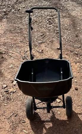 Groundwork’s Seed/fertilizer spreader! - $30 (Lula)63436961624065120