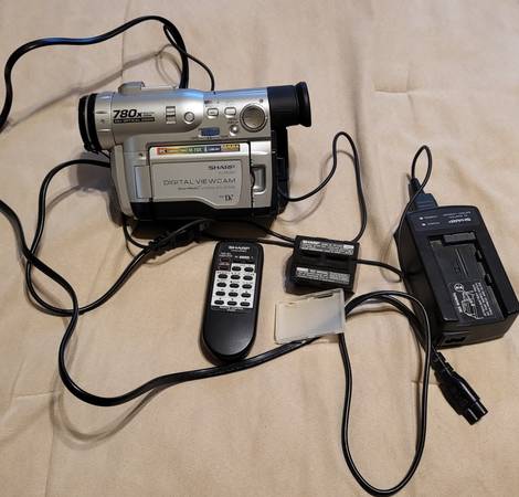 Sharp Digital Viewcam with accessories 1