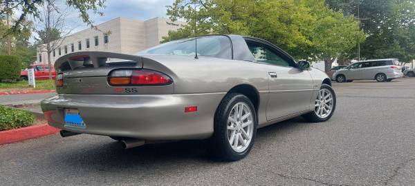 * 2000 SS Camaro ---> precio de venta - $10,999 (Renton)63469775070849122