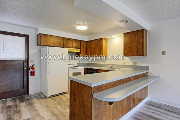 $1,395 / 2br - 725ft2 - 55+ Community- 2 Bed, 1 Bath Apartment in Battle Ground63999453290498122