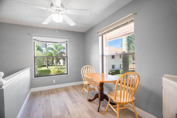 $235,000 / 2br - 1188ft2 - Hagamos un Trato. 🏡Actualizado 2/2 Unidad en Segundo Piso (South River Village)63823723231745124