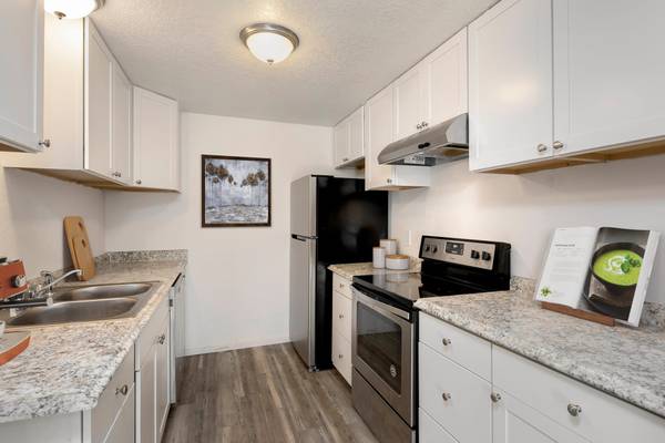 $2,275 / 2br - 1120ft2 - Refrigerador, Cancha de Baloncesto, Patrulla de Seguridad (2709 Lincoln Way, Lynnwood, WA)63659484268161123
